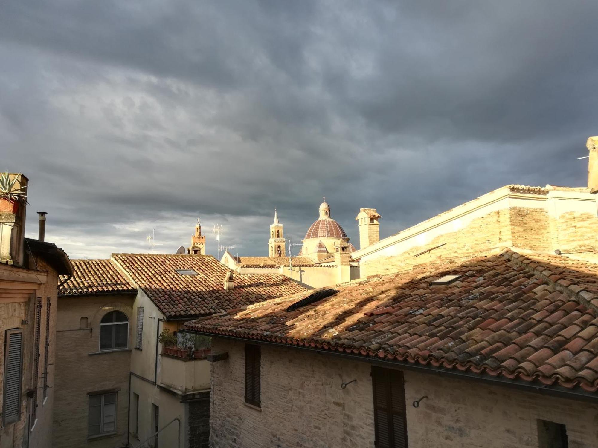 Antico Gioiello Umbro , Appartamento Con Terrazza Foligno Extérieur photo